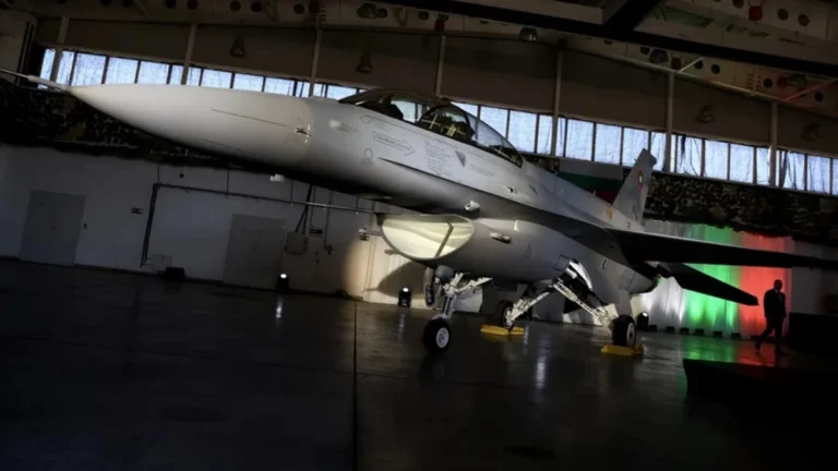 EE.UU. amenaza a Perú con represalias tras postergación de compra de aviones militares